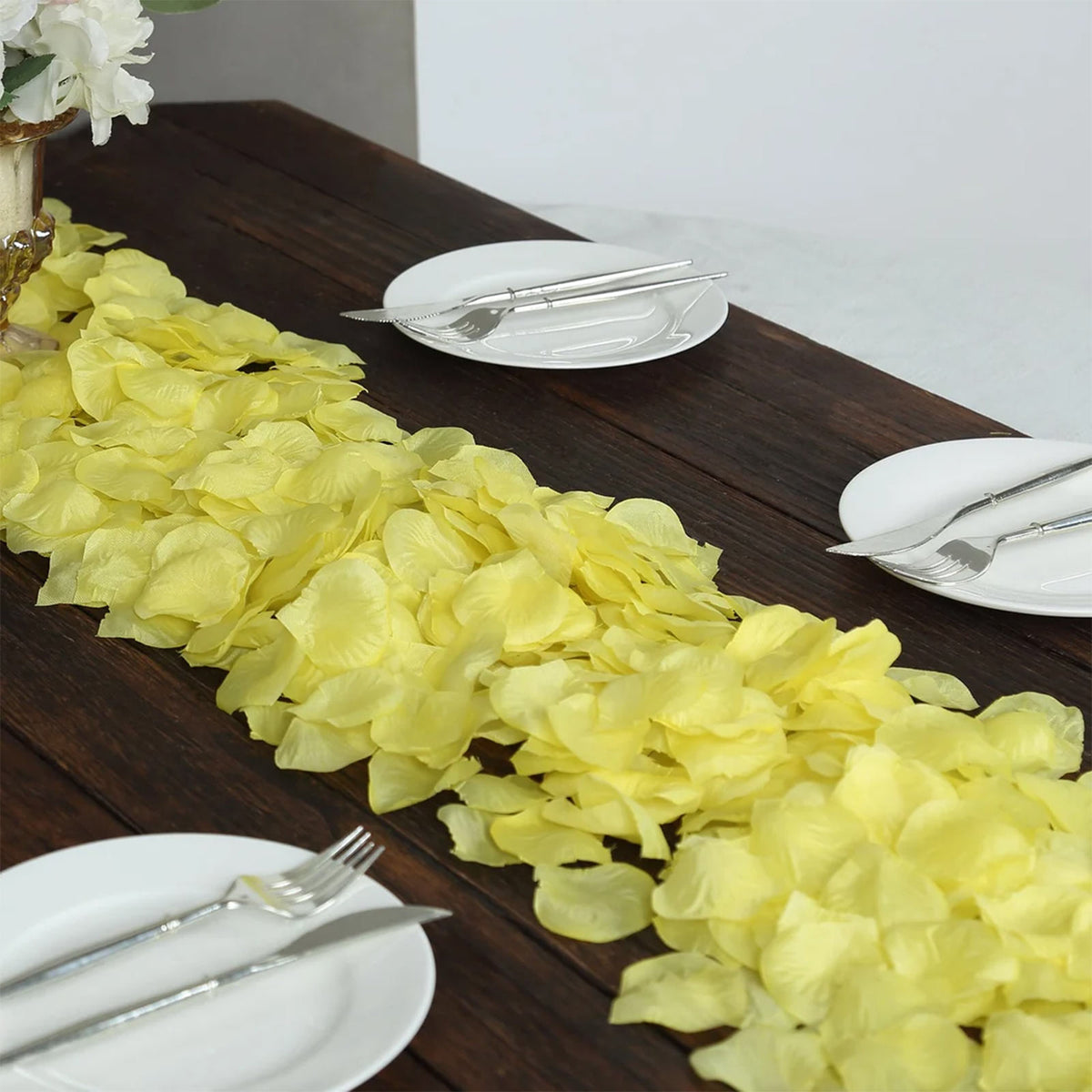 2000 Pack Silk Rose Petals Confetti, Yellow – Round Decorative Scatters for Tables