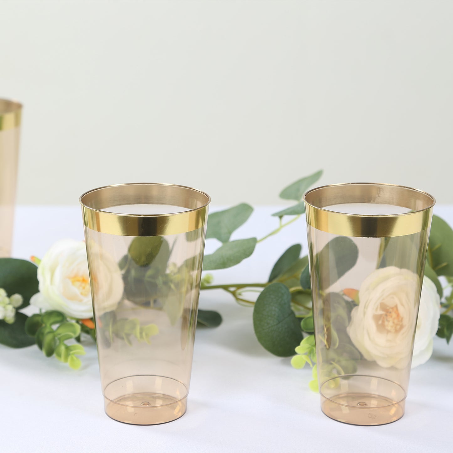 12 Pack Amber Gold Plastic Cups Drinking Tumblers with Gold Rim, 17oz Disposable Party Cups - 5.5"