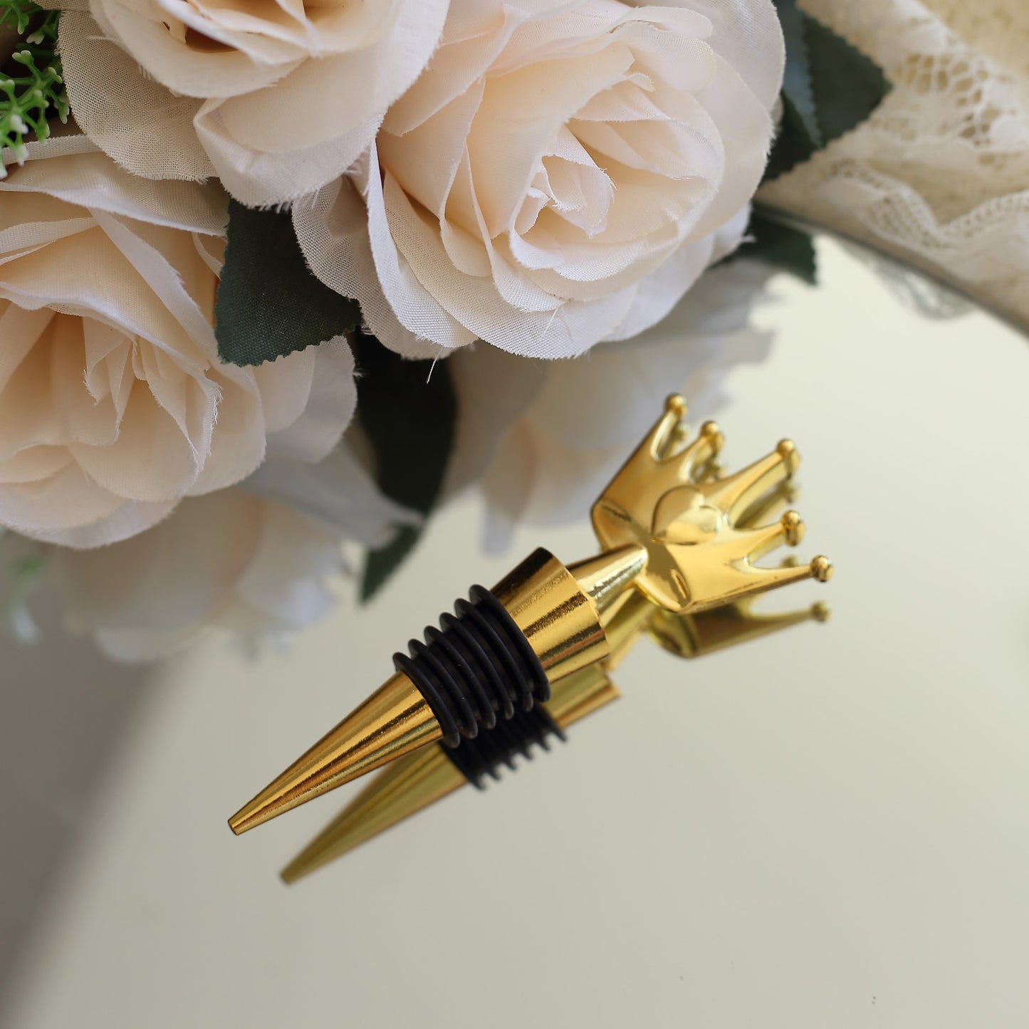 Gold princess crown wine bottle stopper with clear gift box.