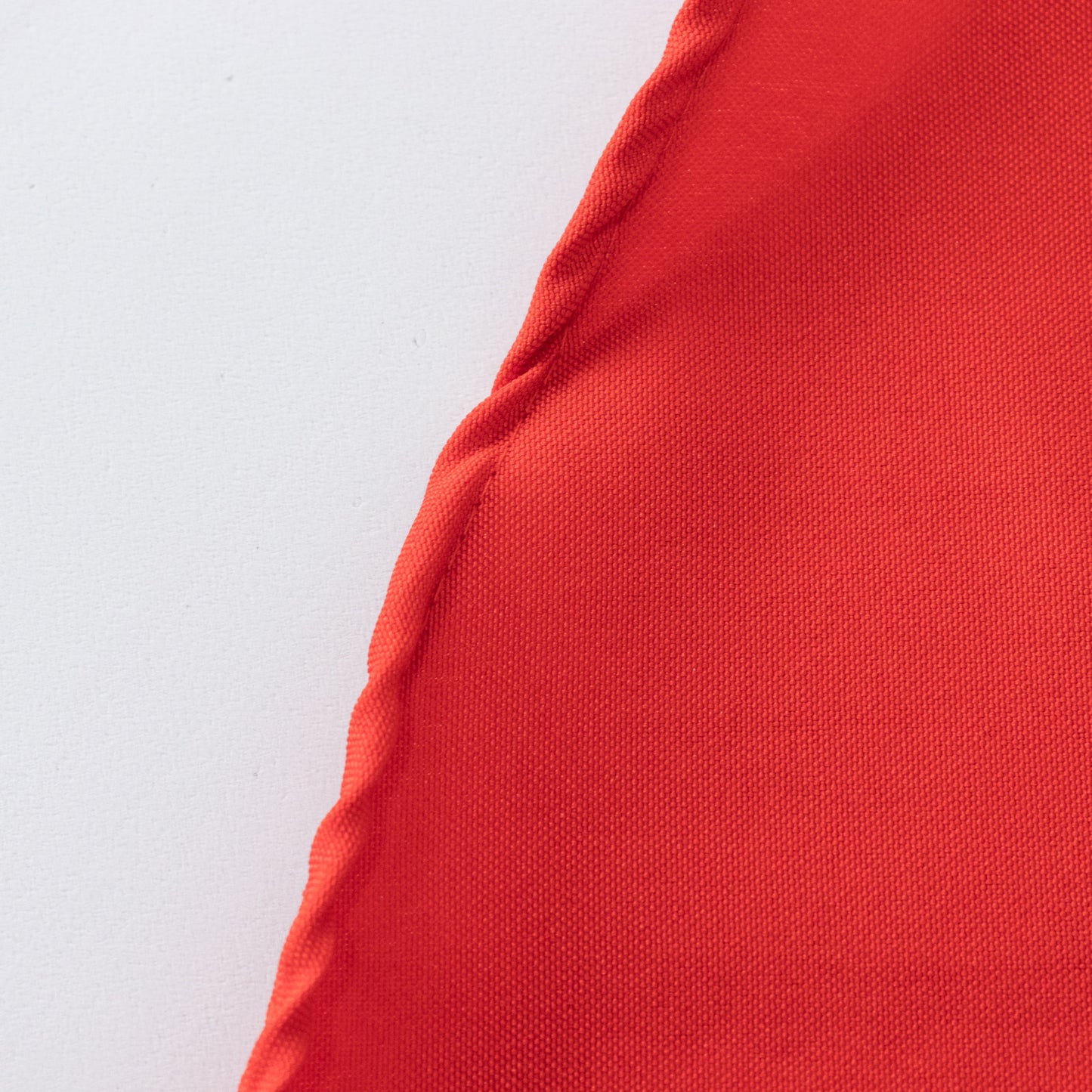 132" Red Seamless Premium Polyester Round Tablecloth - 220GSM