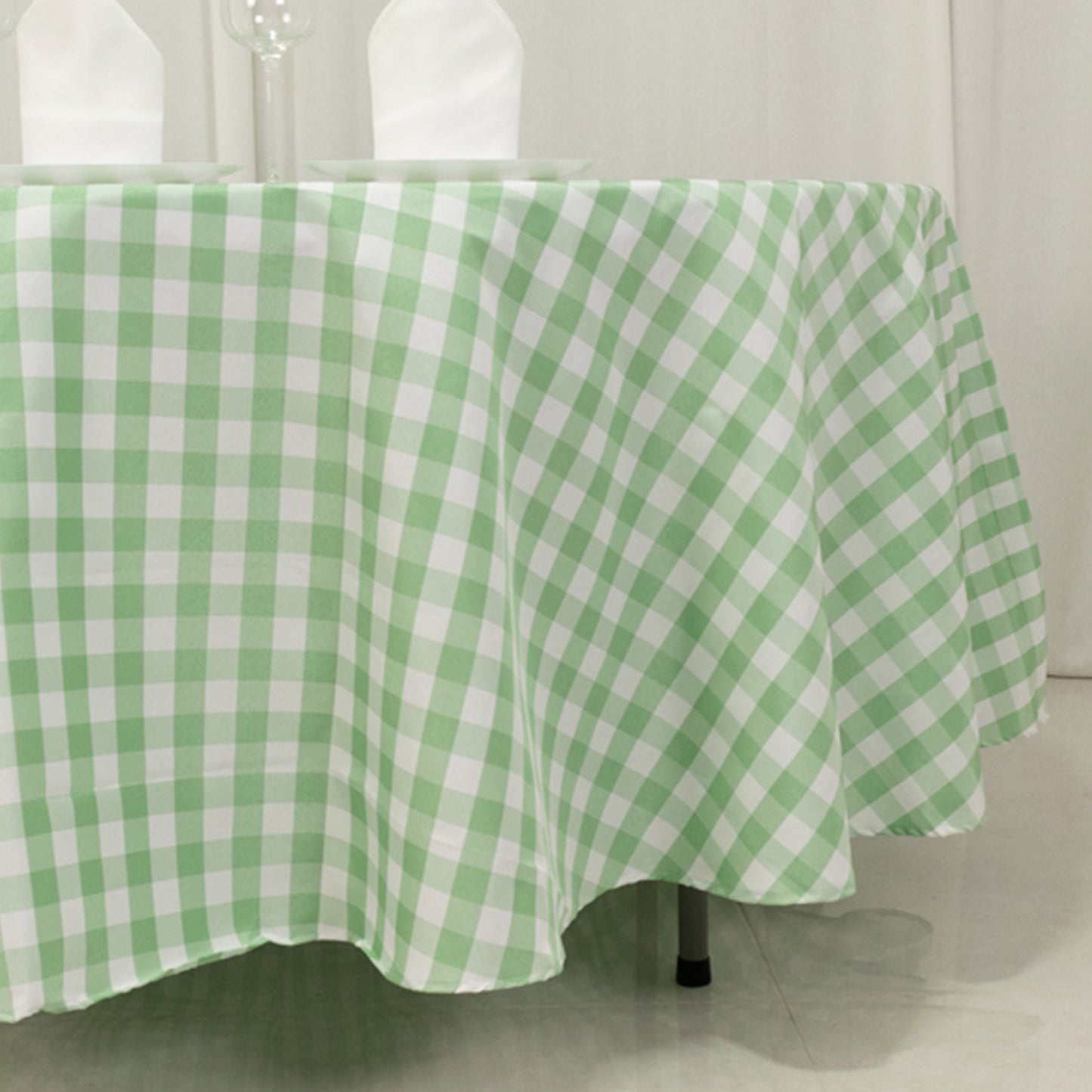 108" White Sage Green Buffalo Plaid Round Tablecloth, Checkered Gingham Polyester Tablecloth