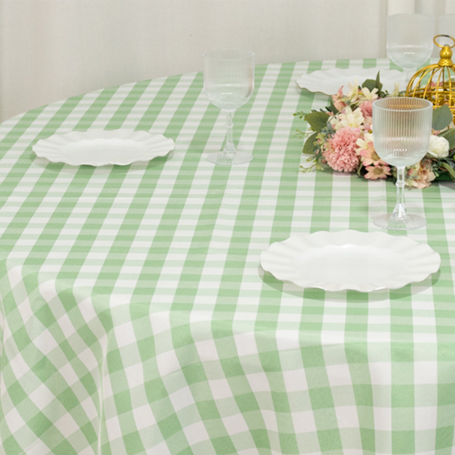 108" White Sage Green Buffalo Plaid Round Tablecloth, Checkered Gingham Polyester Tablecloth