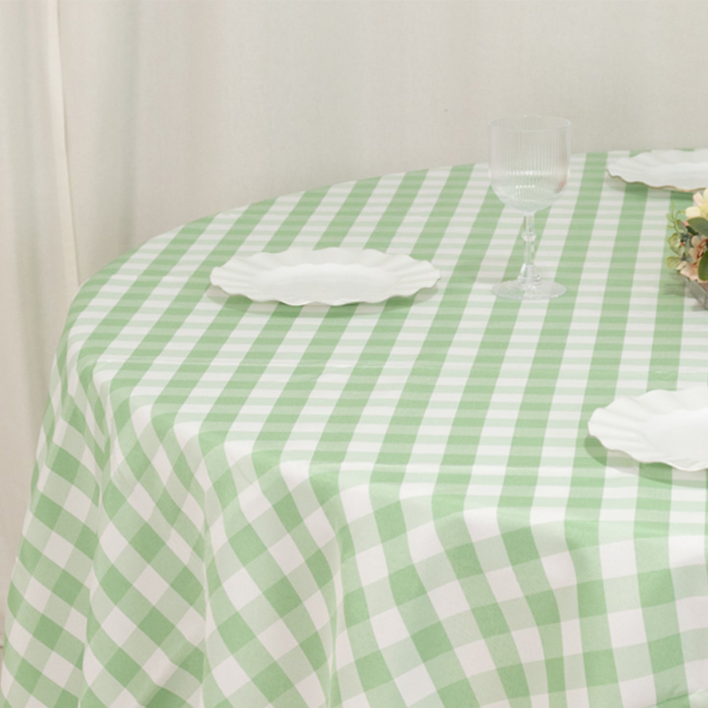 90" White Sage Green Buffalo Plaid Round Tablecloth, Gingham Polyester Checkered Tablecloth