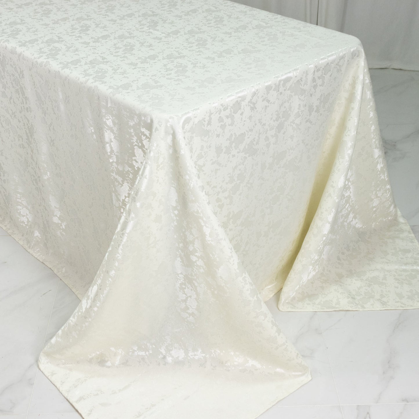 Jacquard Tablecloth 90"x132" Rectangular, Off White - Abstract Watercolor Pattern