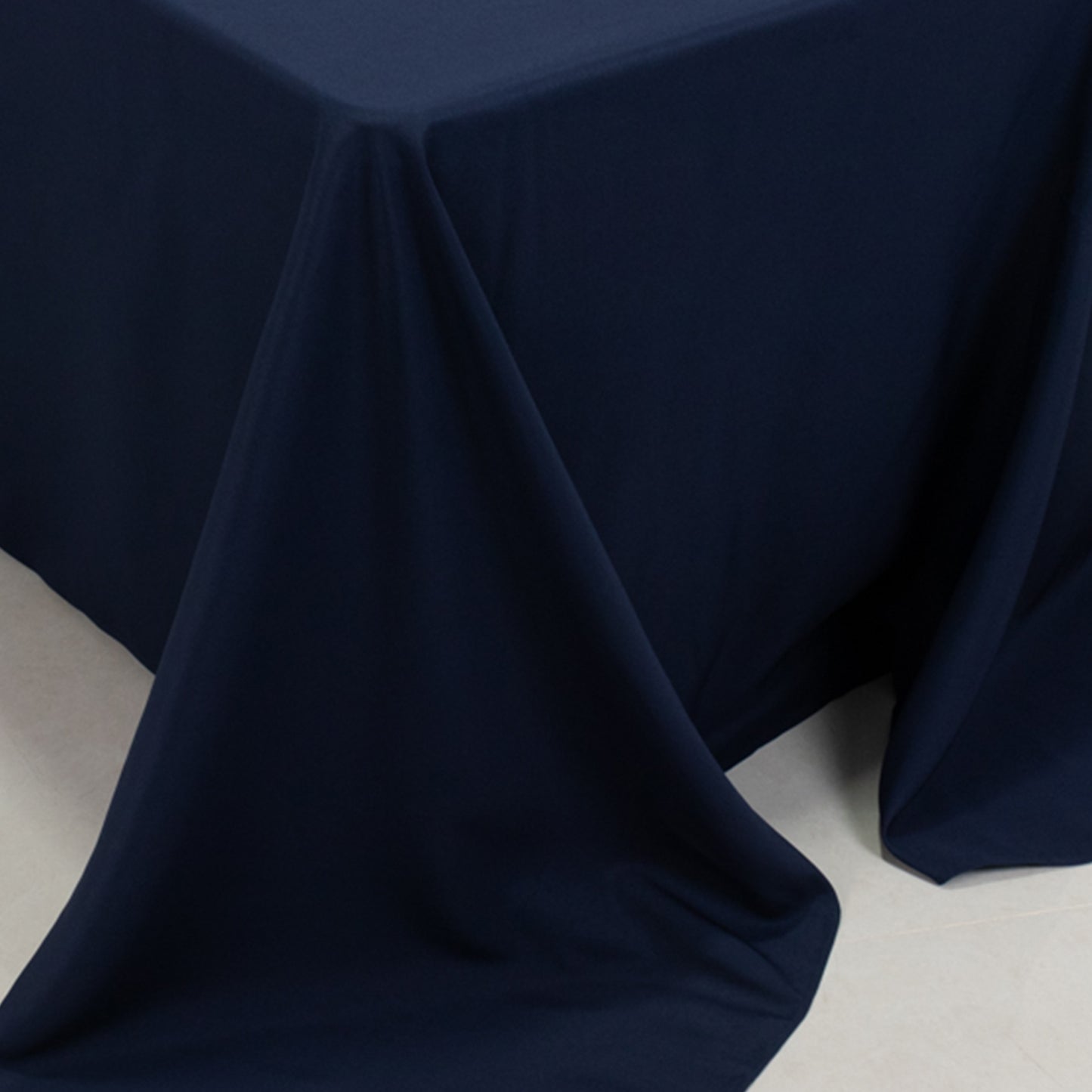 90"x132" Fire Retardant Navy Blue Tablecloth Seamless Premium Polyester Rectangular Table Cover for 6 Foot Table With Floor-Length Drop