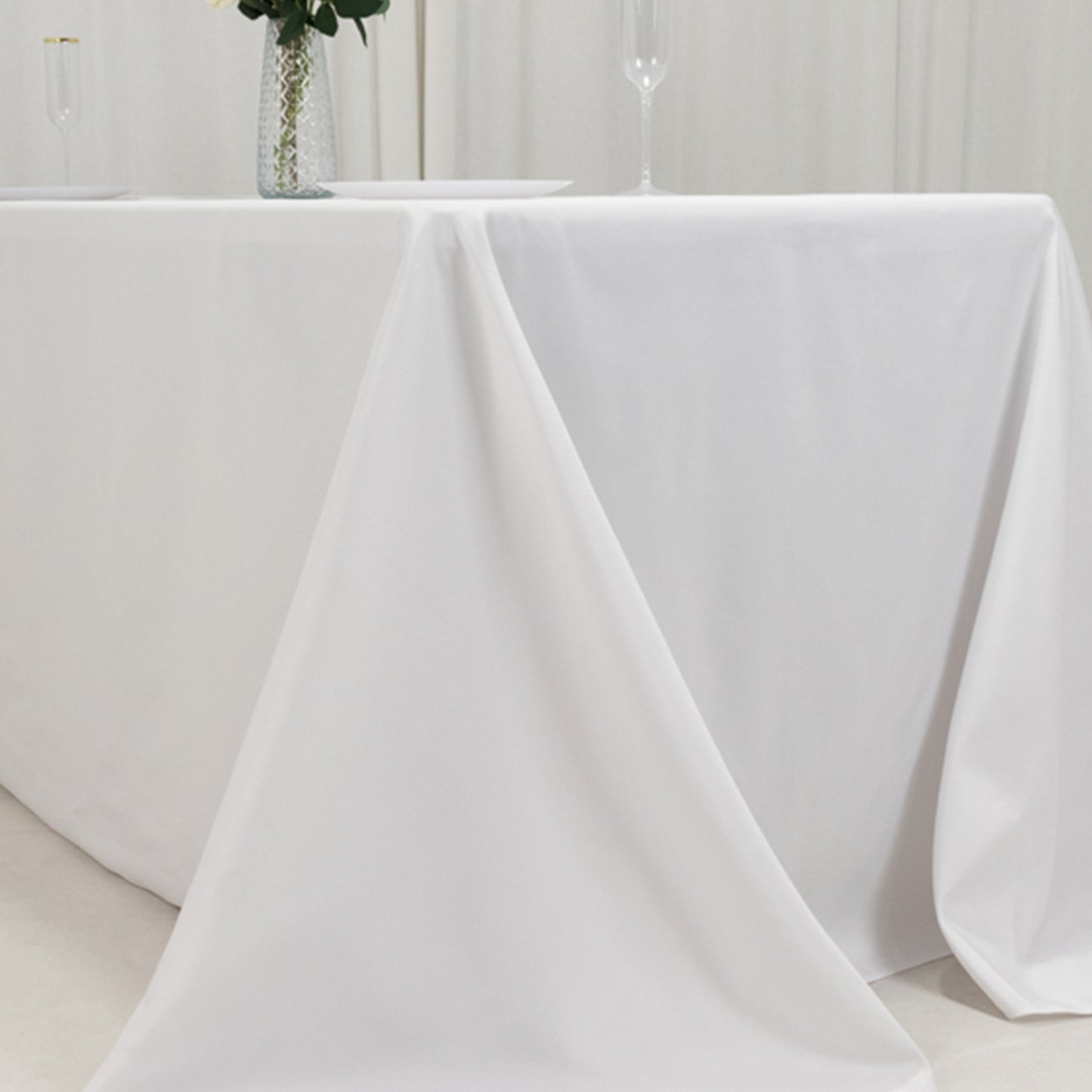 90"x132" Fire Retardant White Tablecloth Seamless Premium Polyester Rectangular Table Cover for 6 Foot Table With Floor-Length Drop