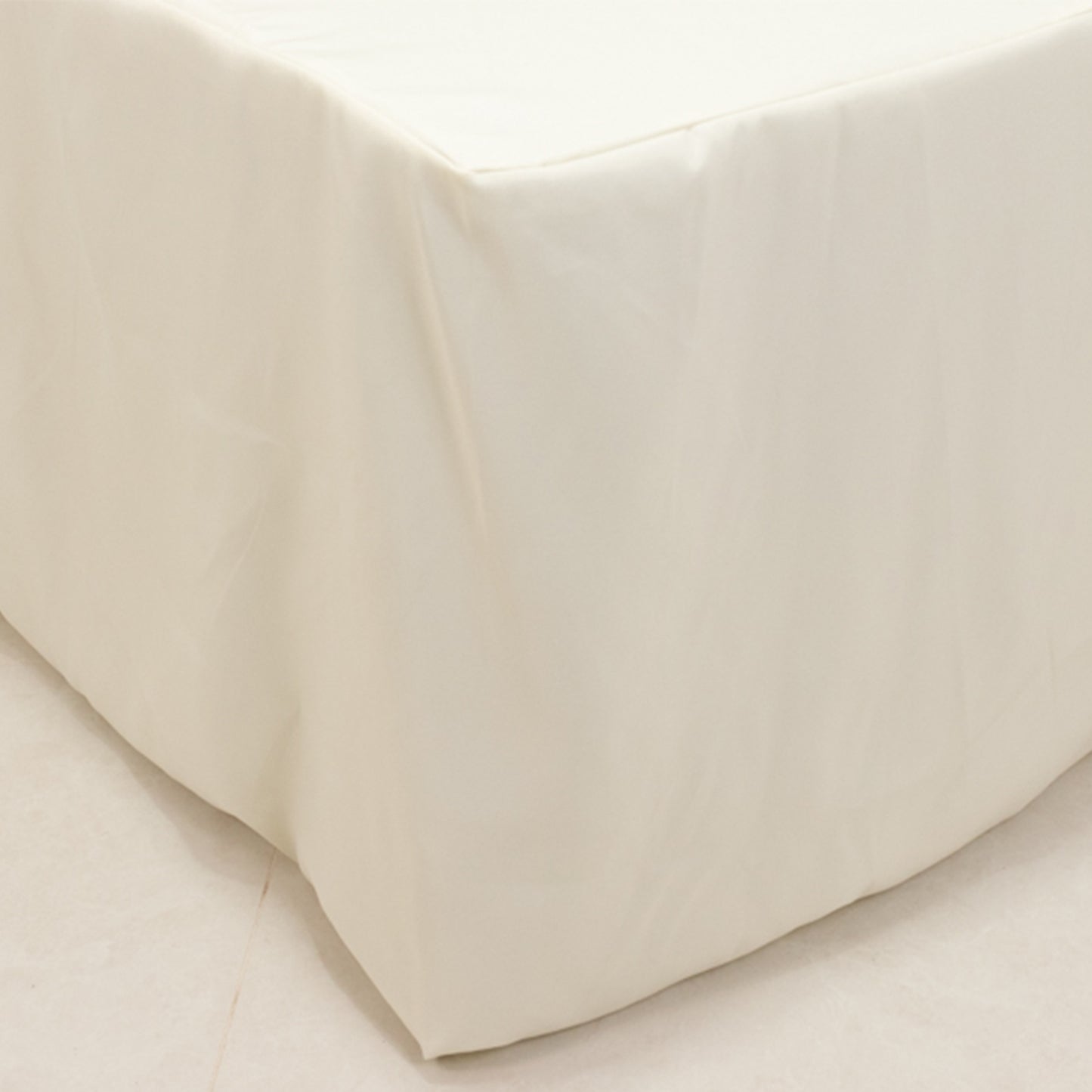 Ivory fitted tablecloth for 72"x30" tables, premium polyester fabric.
