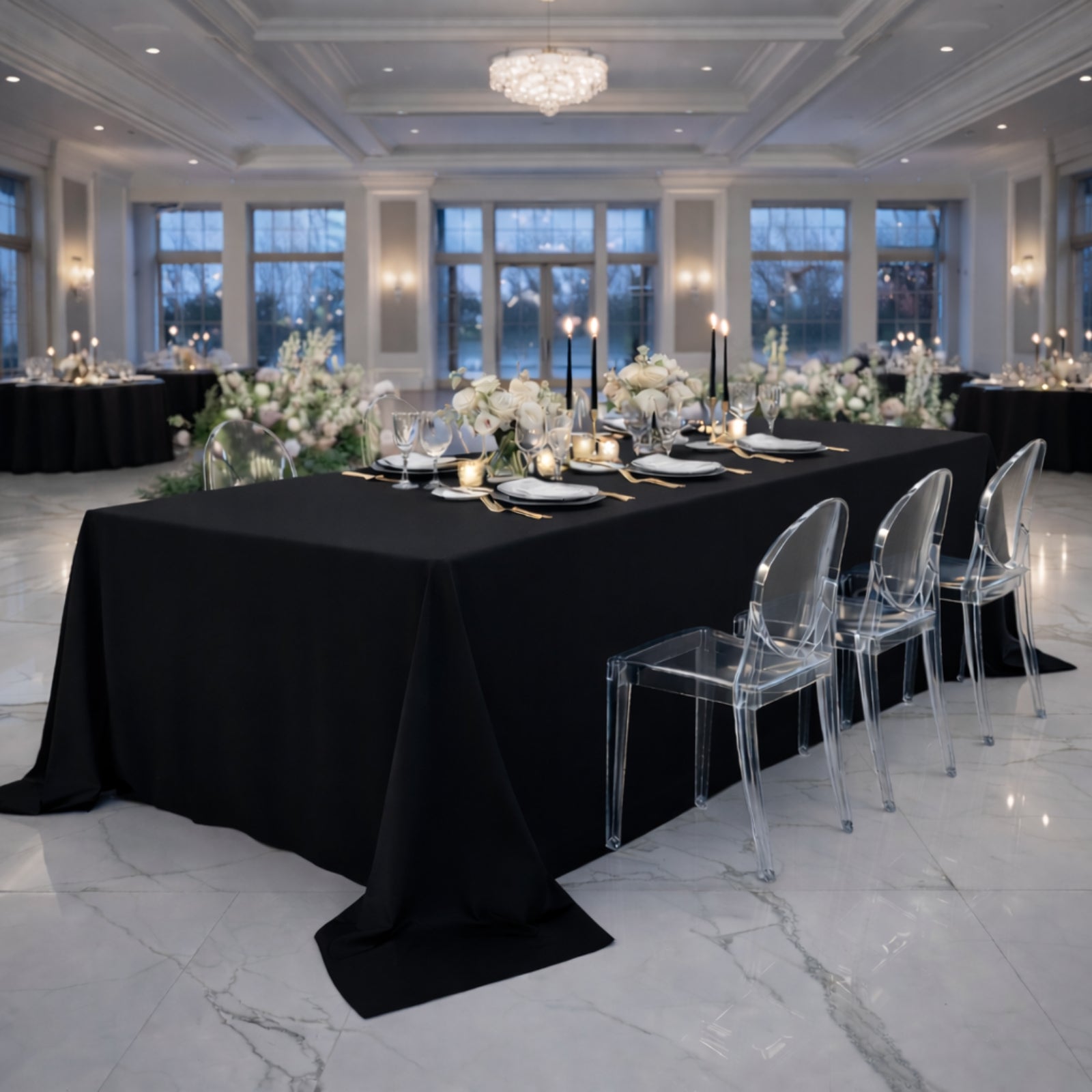 Black rectangular tablecloth for banquet tables, extra-wide and wrinkle-free.