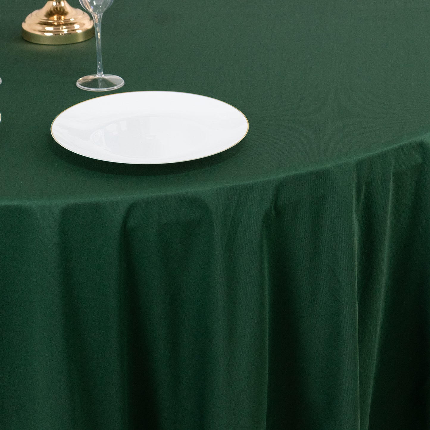 108" Hunter Emerald Green Premium Scuba Round Tablecloth, Wrinkle Free Polyester Tablecloth