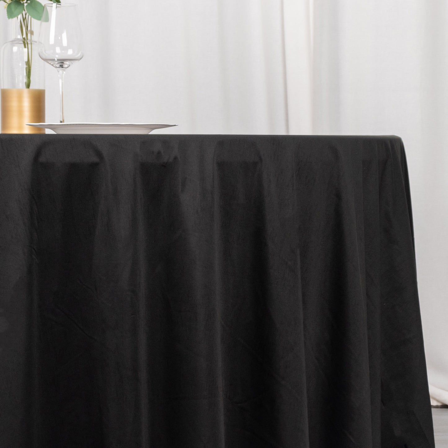 132" Black Premium Scuba Wrinkle Free Round Tablecloth, Seamless Scuba Polyester Tablecloth