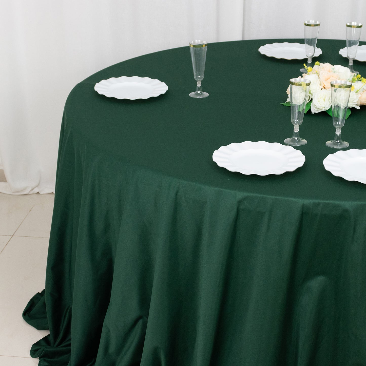 132" Hunter Emerald Green Premium Scuba Wrinkle Free Round Tablecloth, Seamless Scuba Polyester Tablecloth