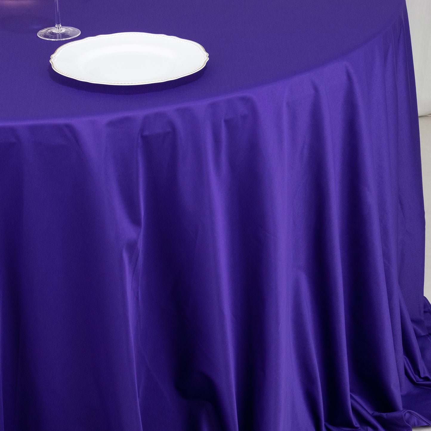 132" Purple Premium Scuba Wrinkle Free Round Tablecloth, Seamless Scuba Polyester Tablecloth