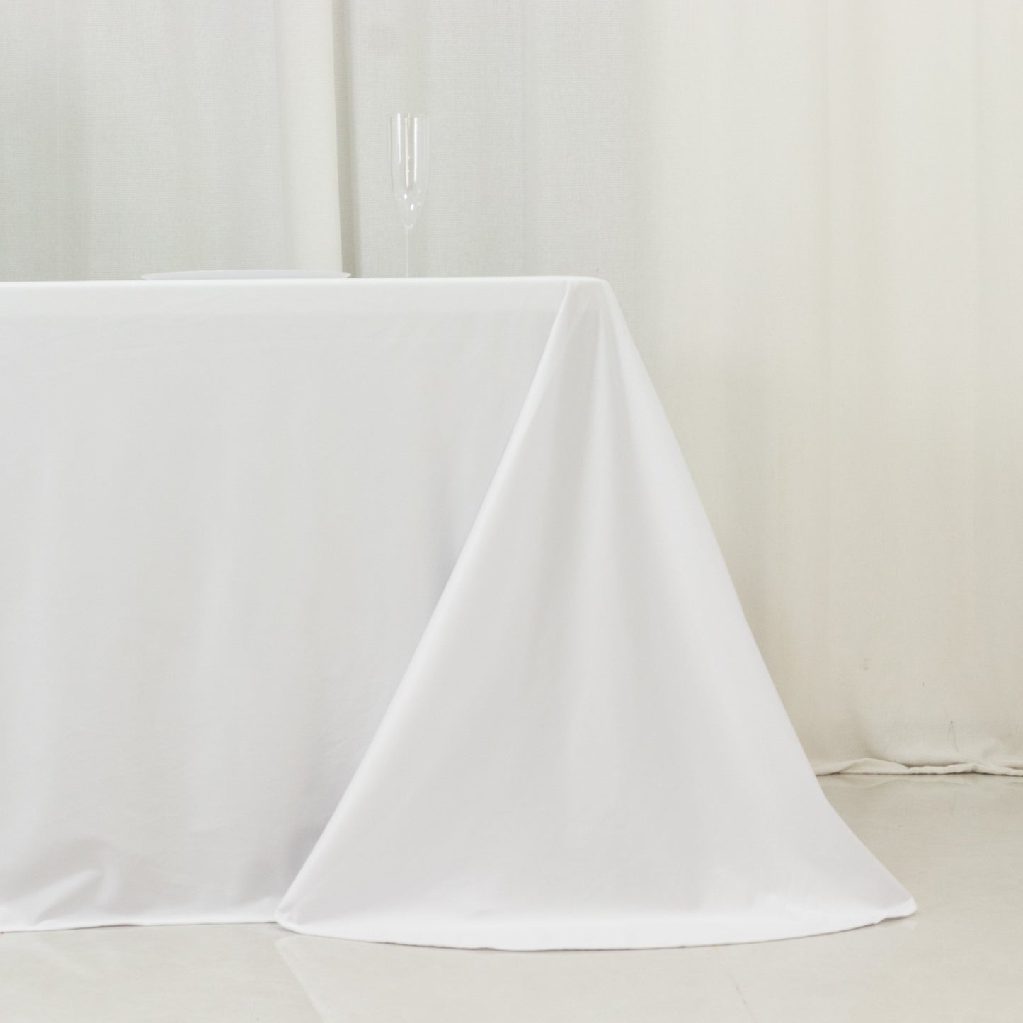Scuba Rectangular 90"x156" Tablecloth White with Rounded Corners – Seamless, Wrinkle Free & Stain Resistant Table Cover