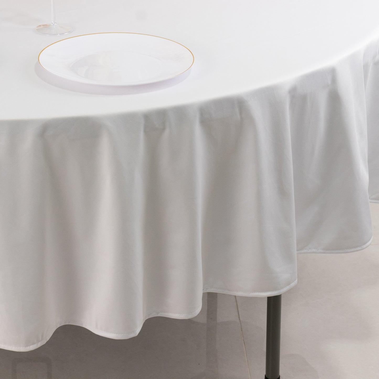 90" White Premium Scuba Wrinkle Free Round Tablecloth, Scuba Polyester Tablecloth