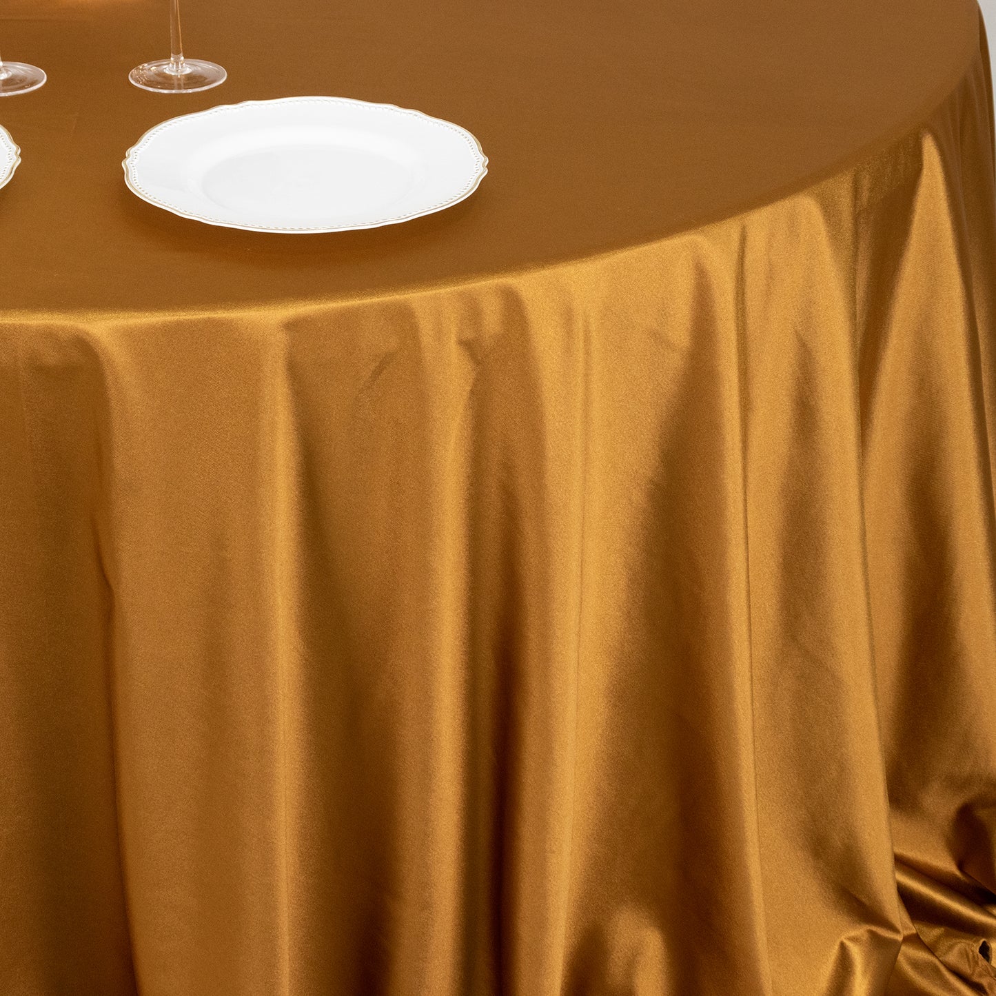 132" Shimmer Gold Premium Scuba Round Tablecloth, Wrinkle Free Seamless Polyester Tablecloth