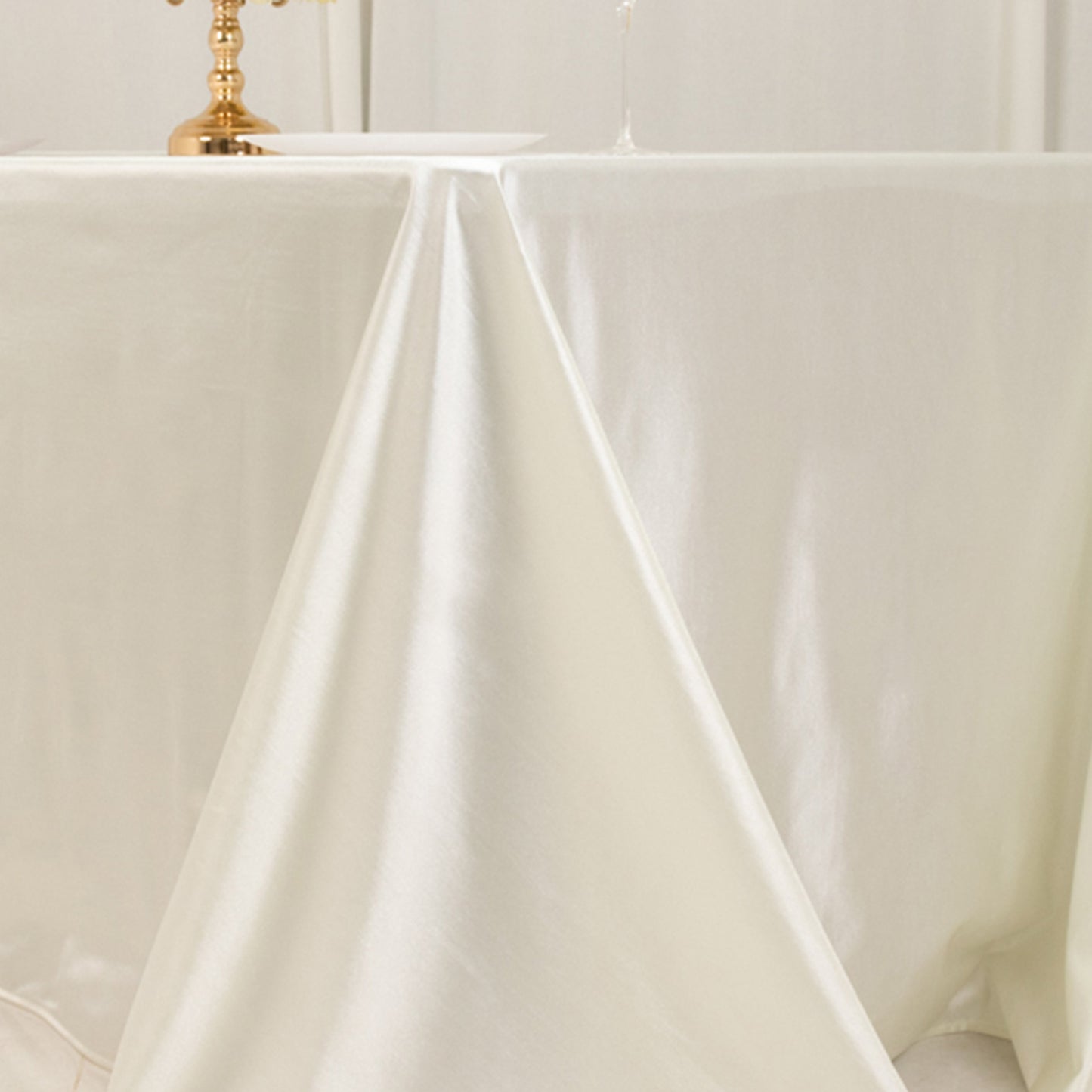 90"x132" Shimmer Pearl White Scuba Rectangle Tablecloth, Wrinkle Free Seamless Premium Polyester Table Cover for 6 Foot Tables With Floor-Length Drop