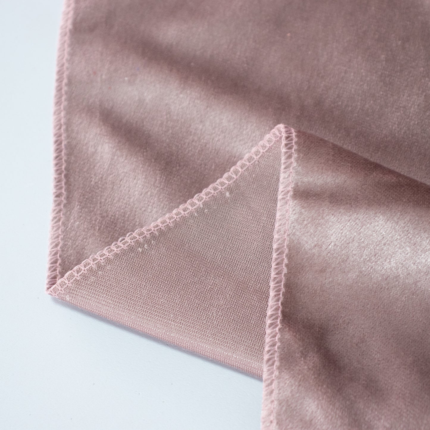Mauve round velvet tablecloth with a seamless design.