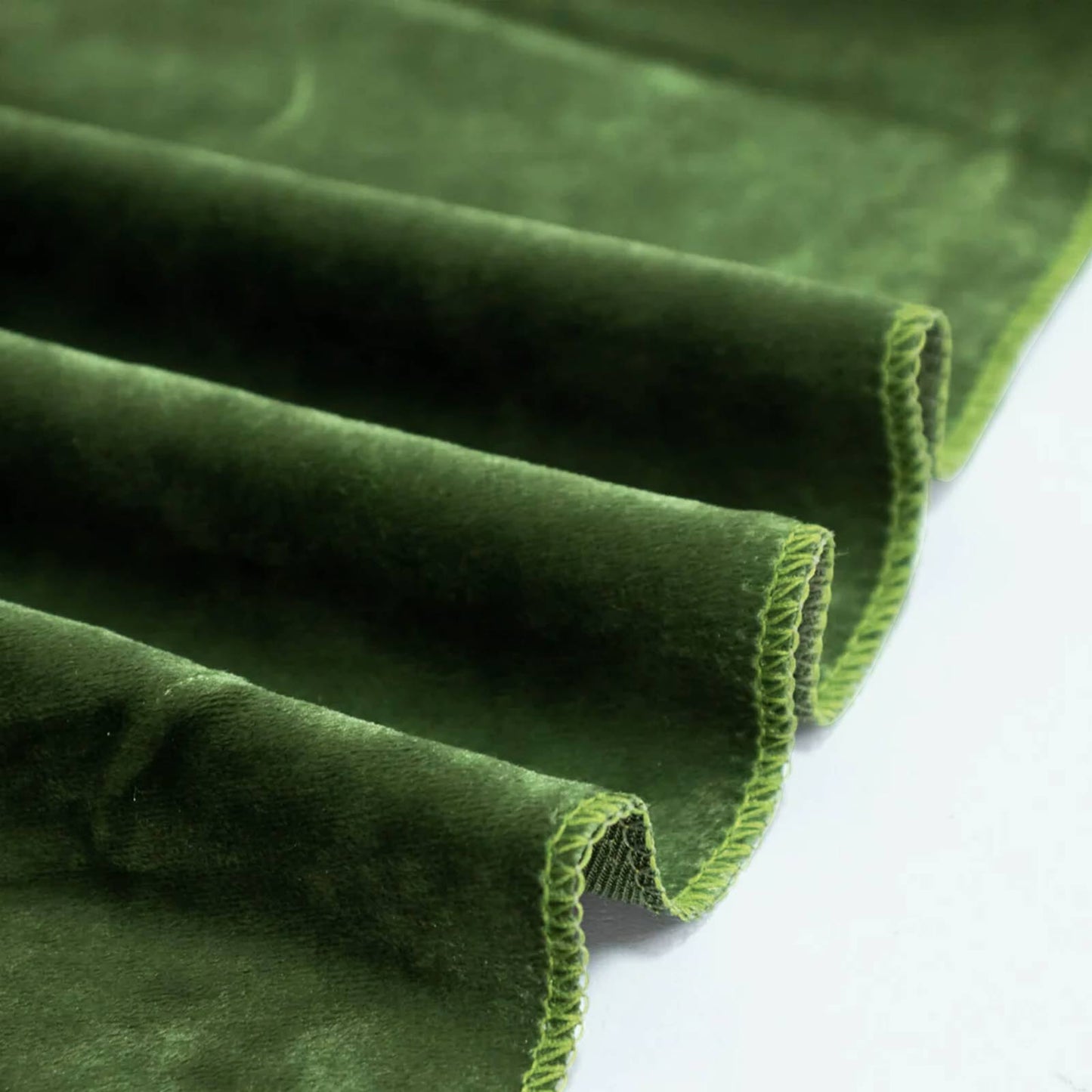 Premium olive green velvet round tablecloth, soft and seamless.