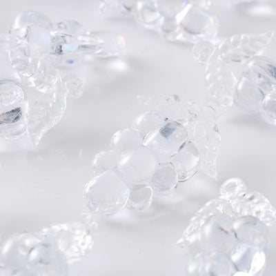 Crafting Unique Displays with Grape Clusters