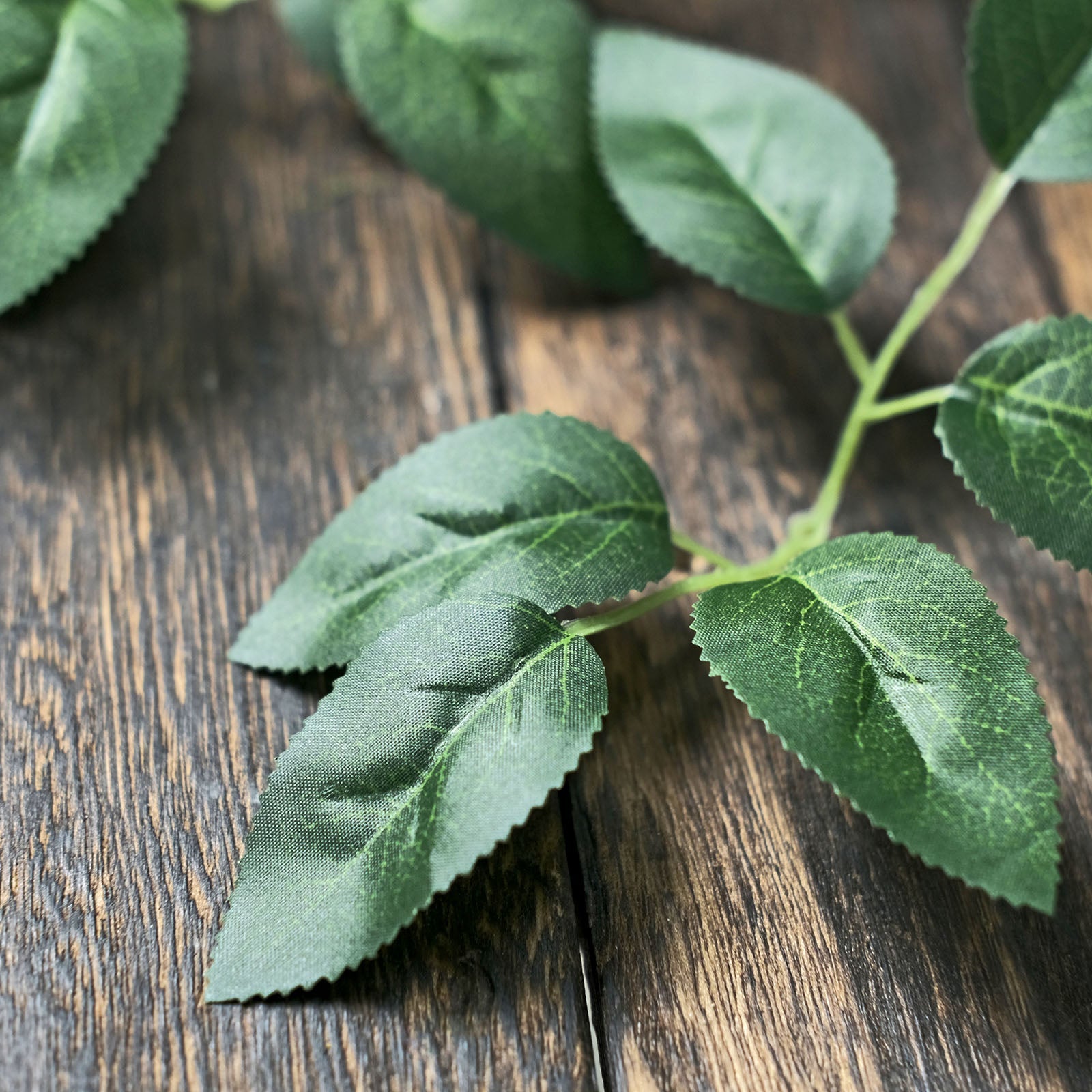 Artificial Green Rose Leaves For Wreaths 100 Pack