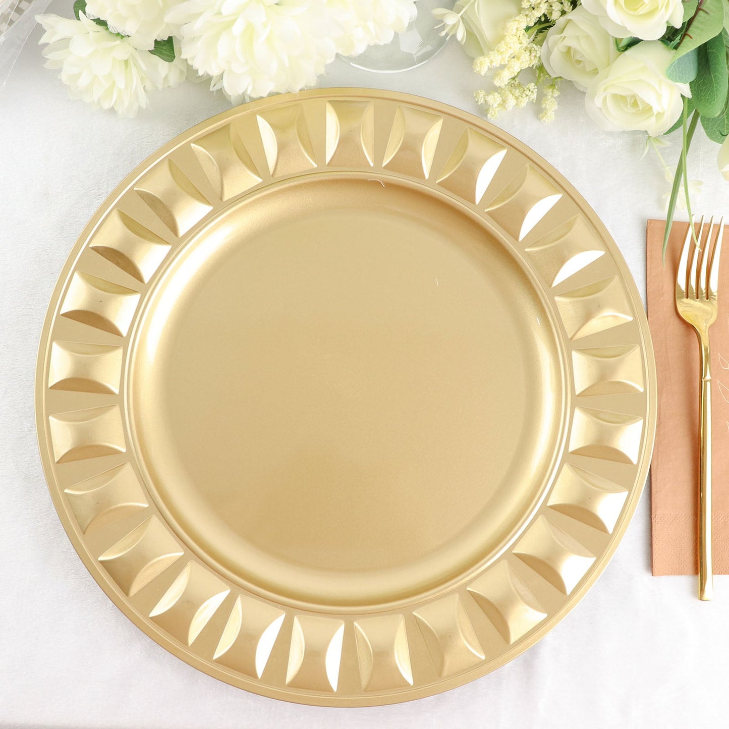 13 Inch Gold Round Plastic Plates With Bejeweled Rim