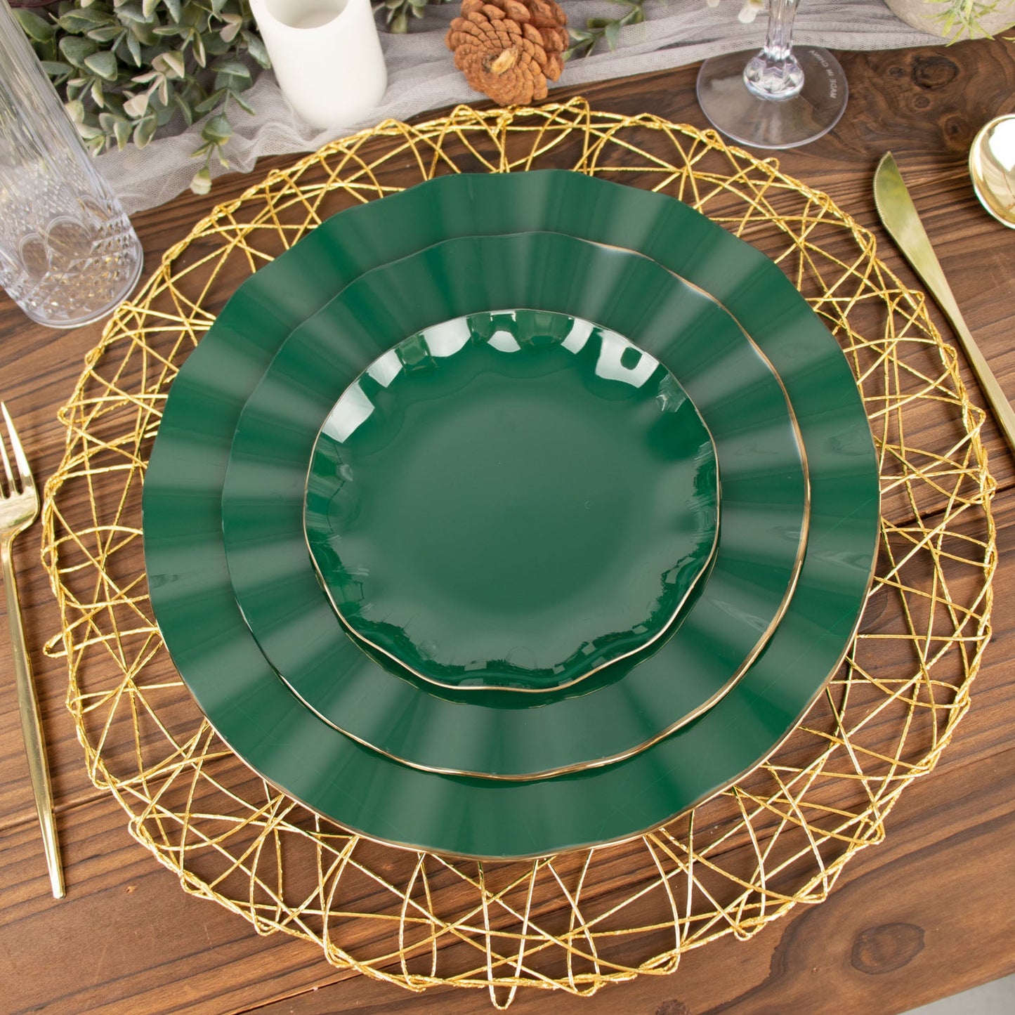 11 Inch Size Hunter Emerald Green Color Gold Ruffled Rim Large Plastic Plates