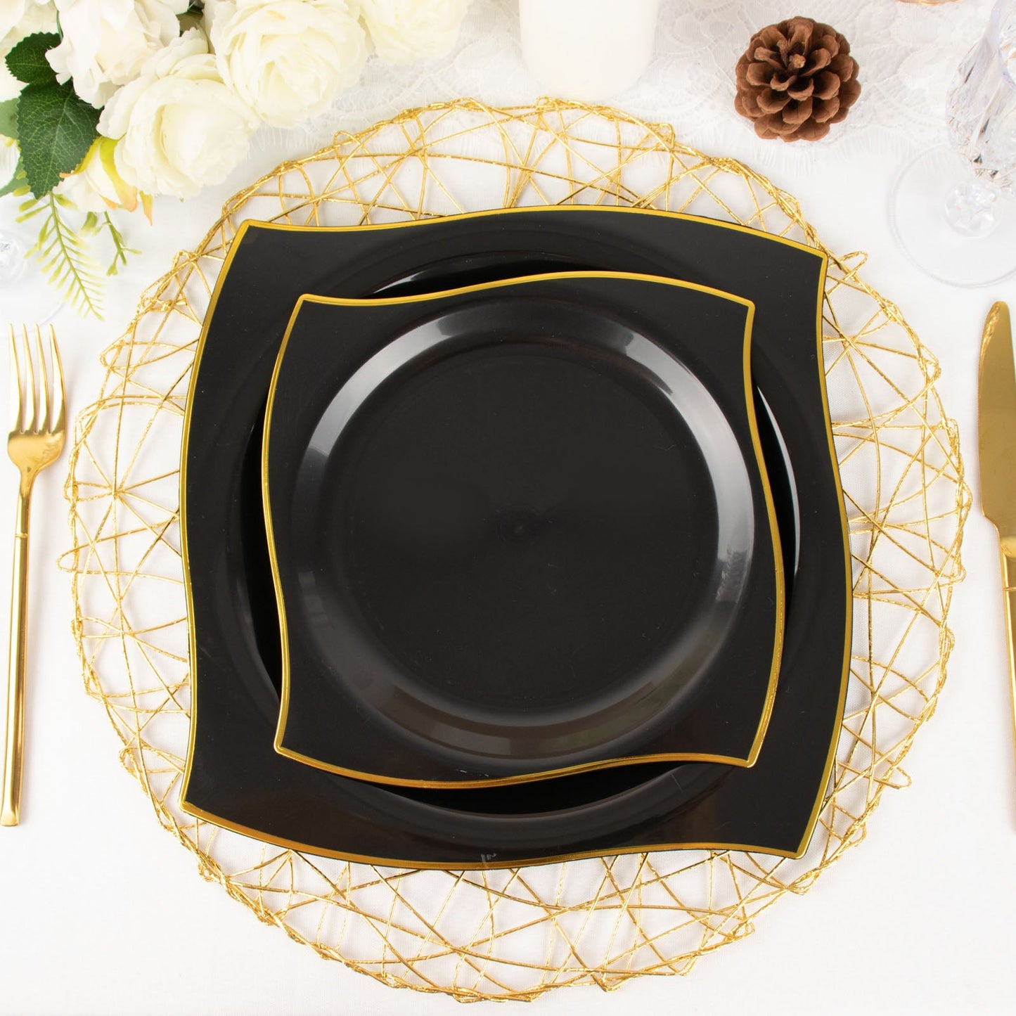 10 Inch Size Black Gold Wavy Rim Heavy Duty Plastic Square Dinner Plates 10 Pack