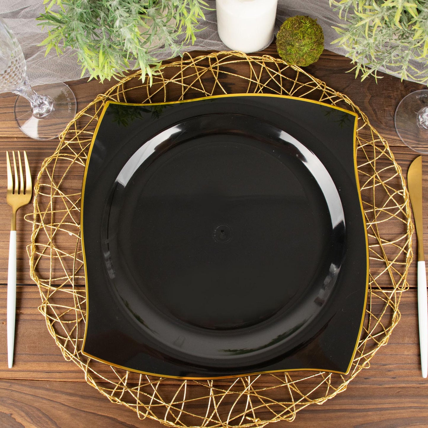 10 Pack | 10" Black / Gold Wavy Rim Modern Square Plastic Dinner Plates, Disposable Party Plates