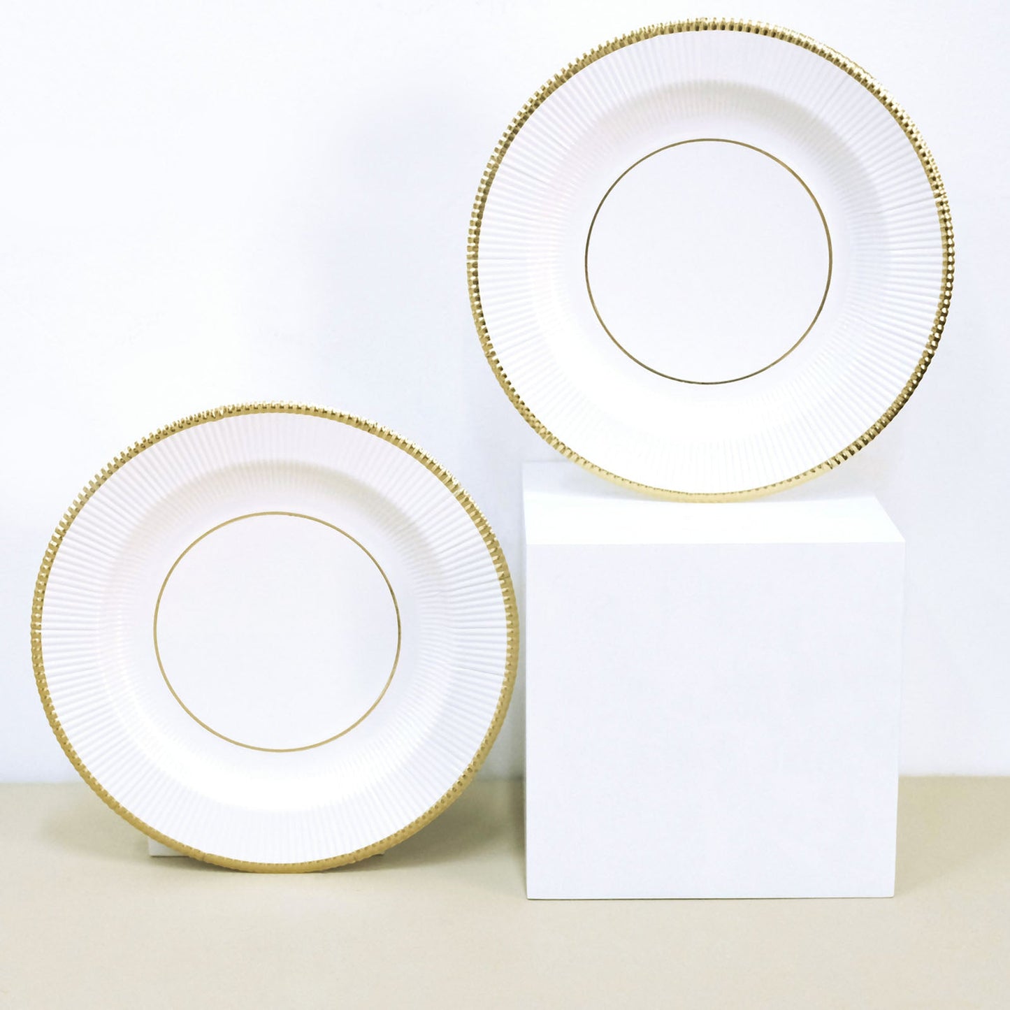 Pack of 25 Disposable White Sunray Gold Rimmed 8 Inch Dinner Plates 350 GSM