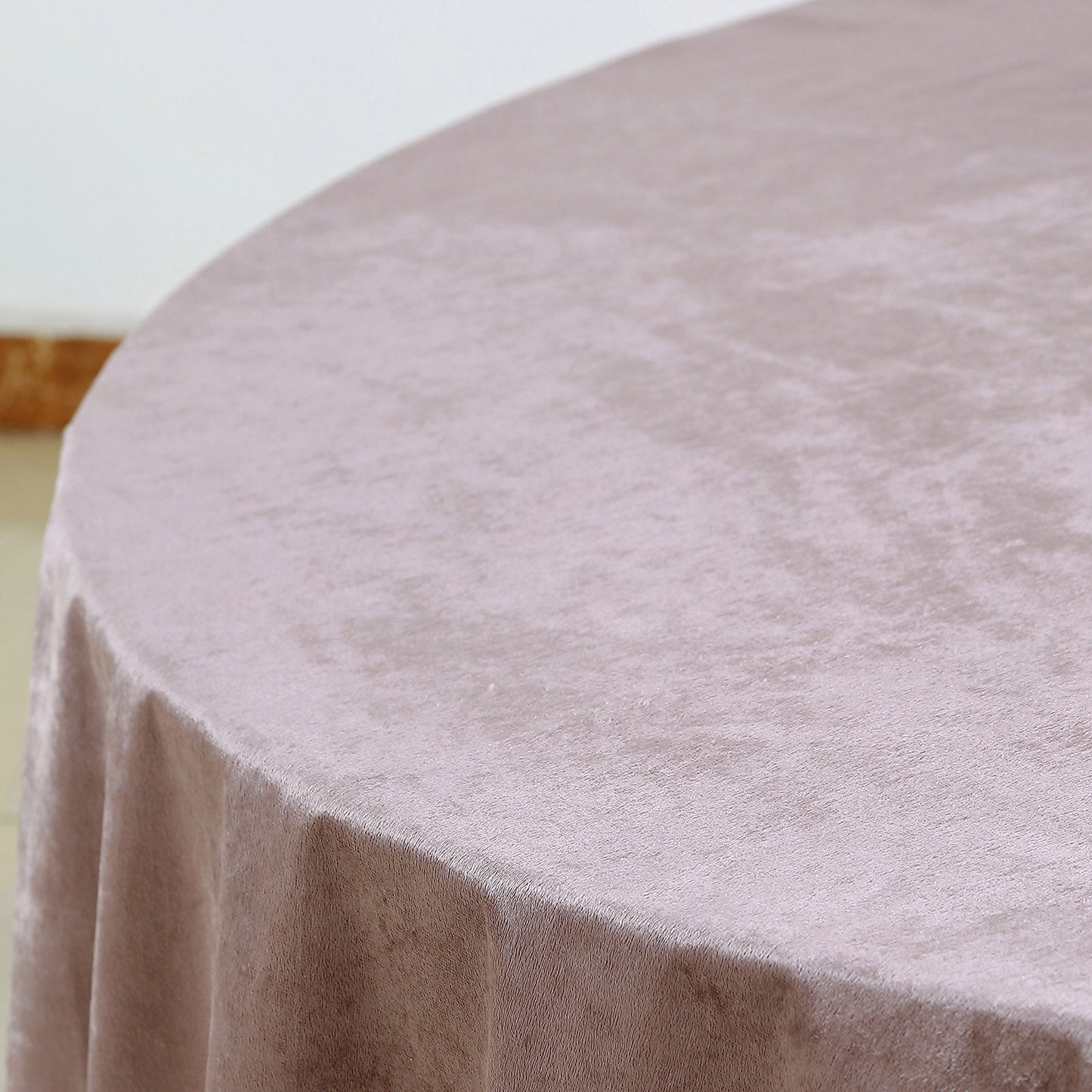 Mauve premium soft velvet table overlay for square tables.