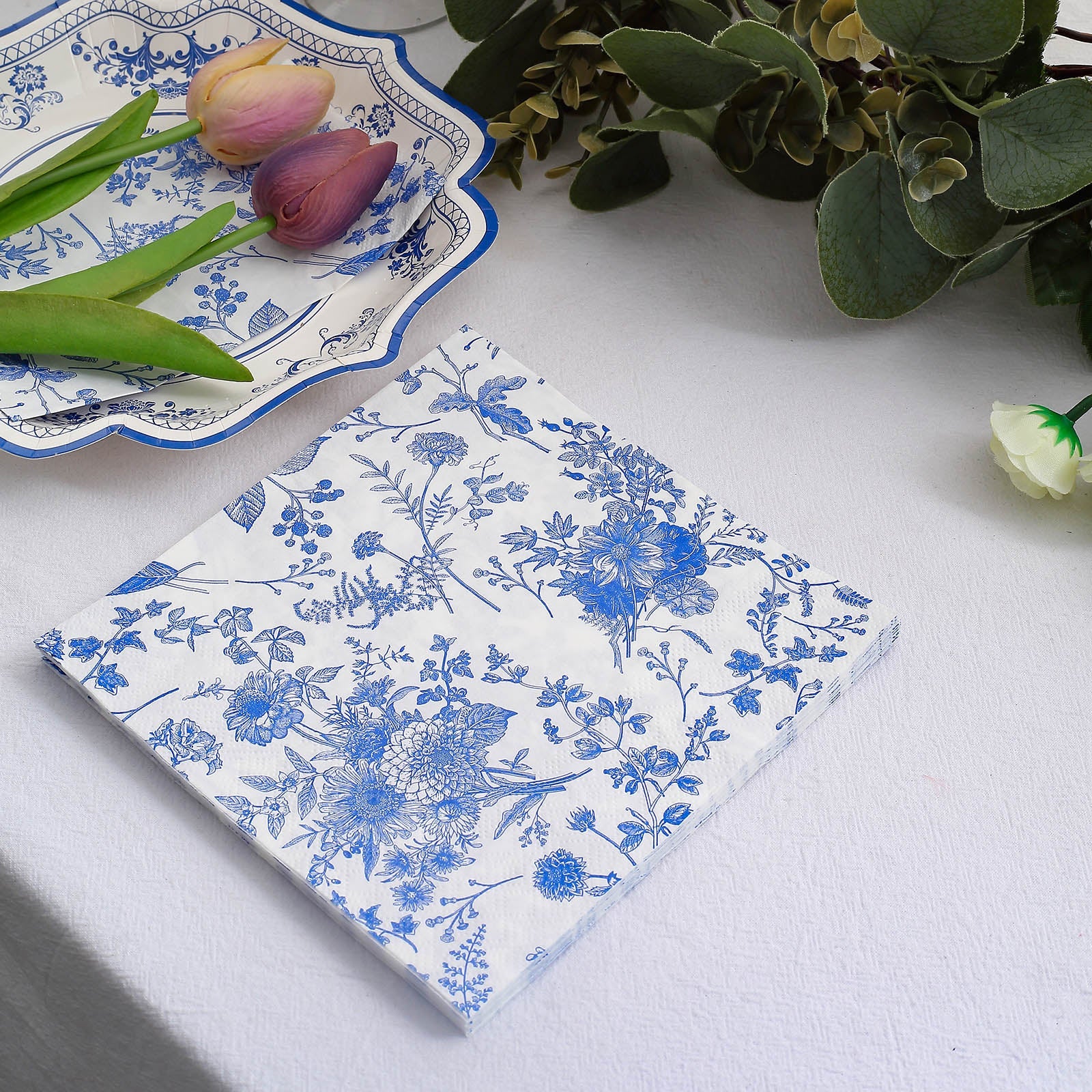 20 Pack | White / Blue Chinoiserie Floral Print 2-Ply Paper Napkins