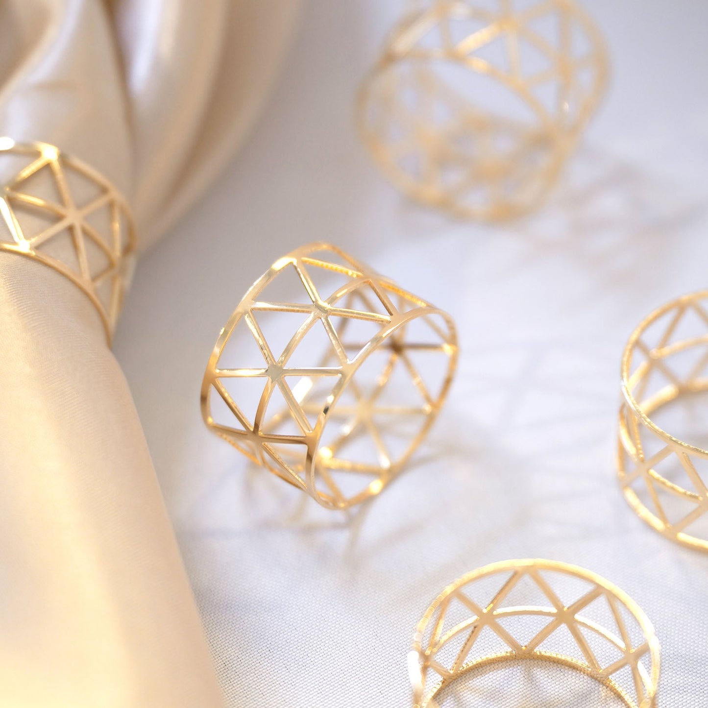 5 Pack of Gold Metallic Geometric Design Paper Napkin Rings