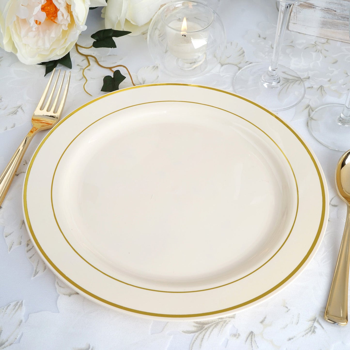 Set Of 10 Disposable Plastic Ivory 10 Inch Dinner Plates With Tres Chic Gold Rim
