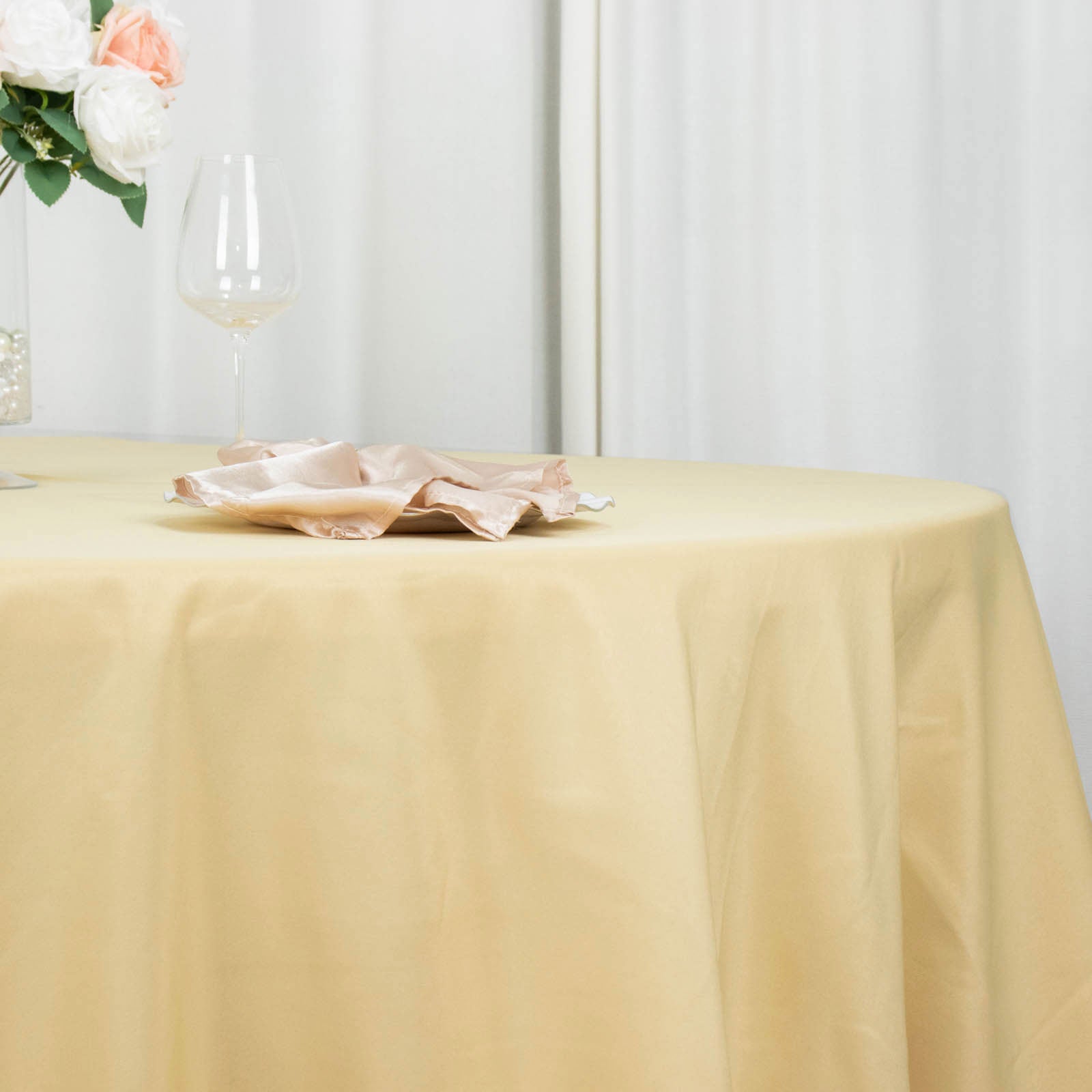 132inch Champagne 200 GSM Seamless Premium Polyester Round Tablecloth