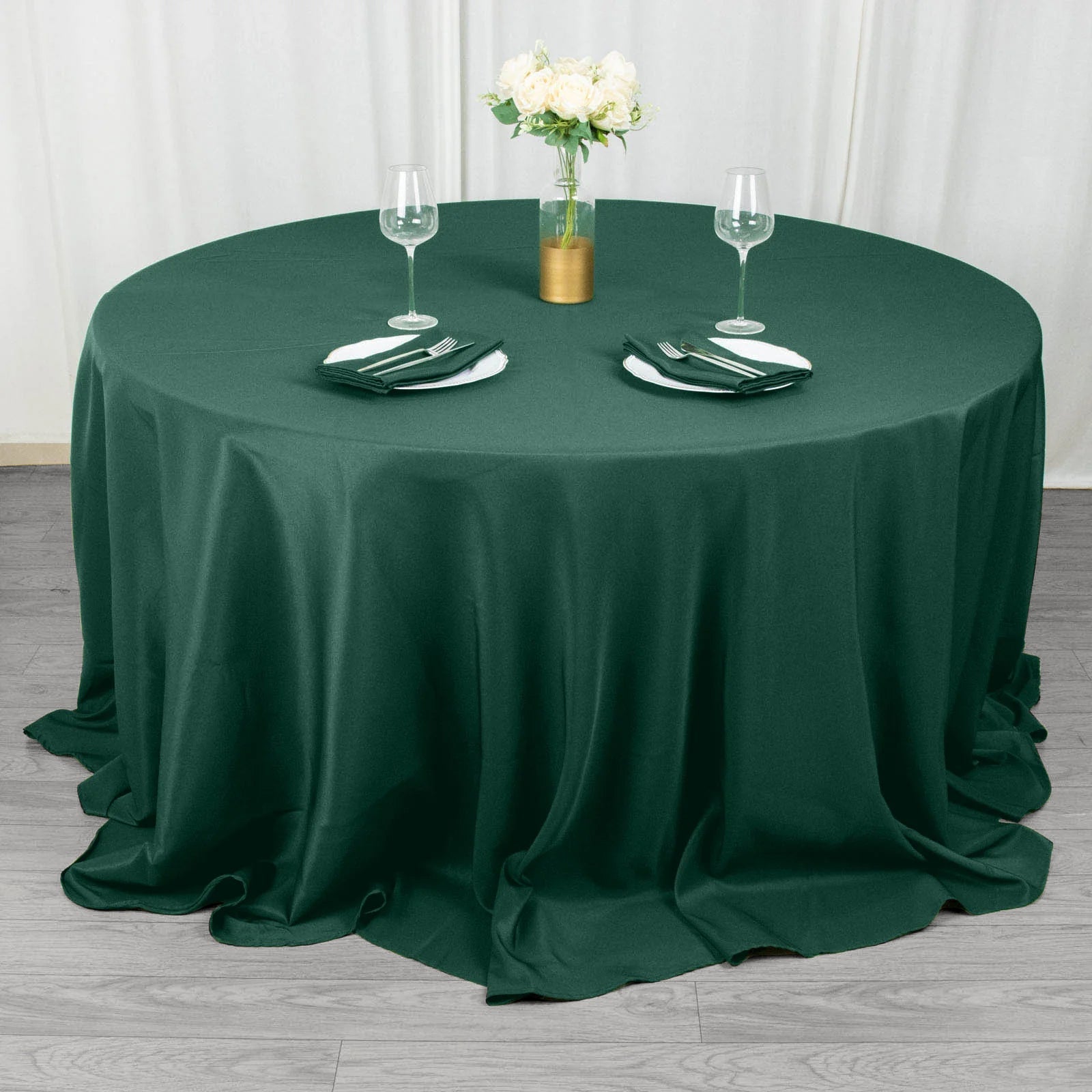 132inch Hunter Emerald Green 200 GSM Seamless Premium Polyester Round Tablecloth