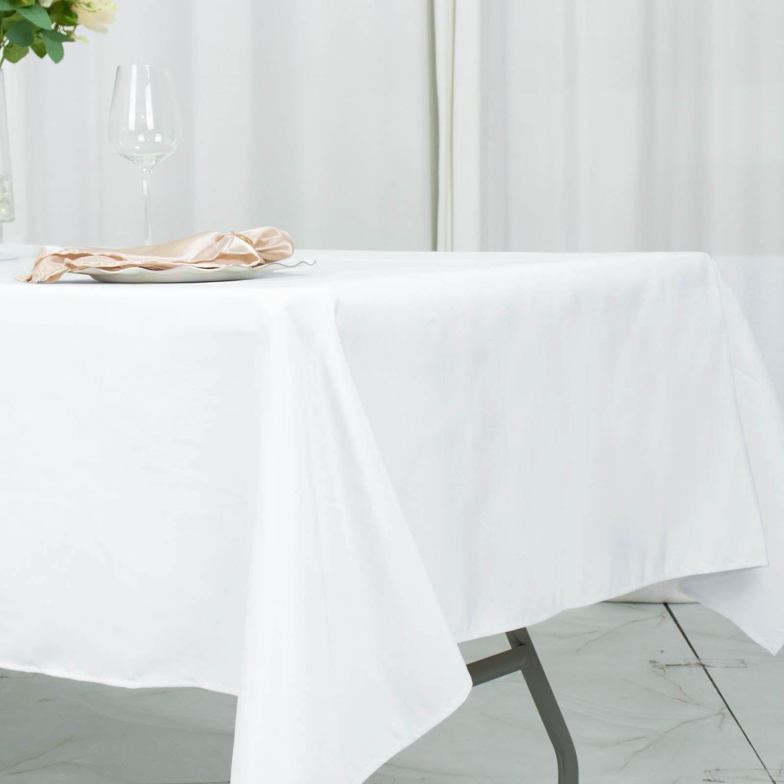 54x96inch White 200 GSM Seamless Premium Polyester Rectangle Tablecloth