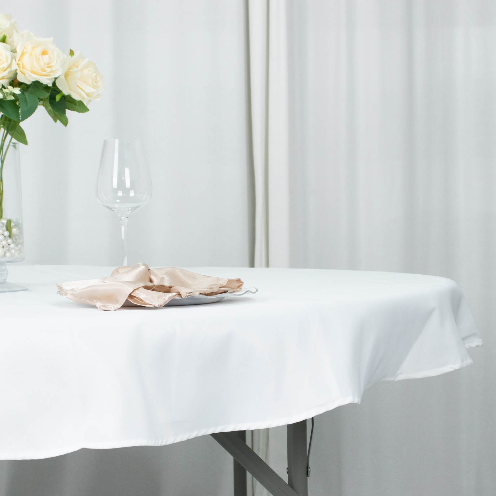 70inch White 200 GSM Seamless Premium Polyester Round Tablecloth