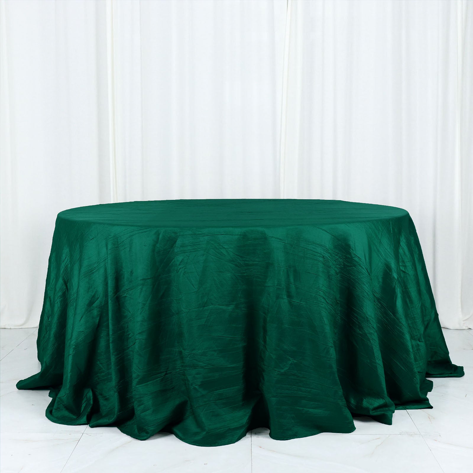 132 Inch Emerald Green Seamless Tablecloth In Accordion Crinkle Taffeta