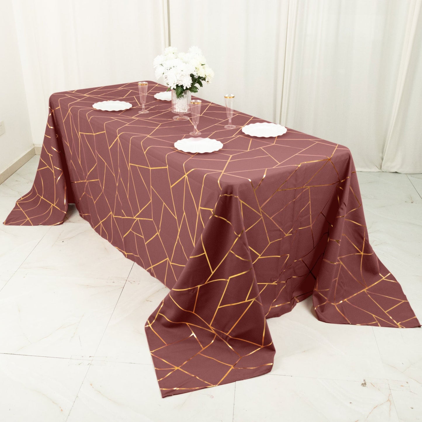 90x132inch Cinnamon Rose Rectangle Polyester Tablecloth With Gold Foil Geometric Pattern